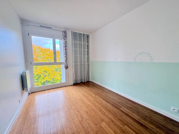 Appartement Verrieres Le Buisson 4 pièce(s) 90 m2