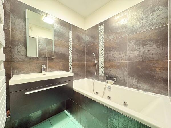 Appartement Verrieres Le Buisson 4 pièce(s) 90 m2