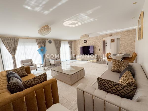 Maison
                                                                                                                                                                                                                                                                                                                        9 pièce(s)                                                                                                                                                                                                          7 chambre(s)                                                                                                                                                                                                          244  m²