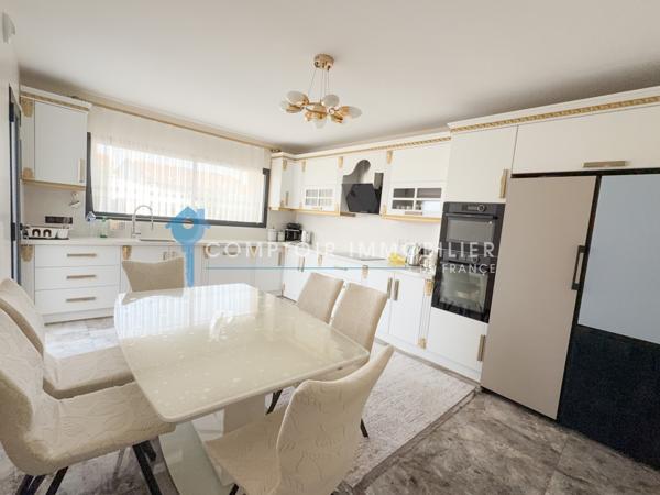 Maison
                                                                                                                                                                                                                                                                                                                        9 pièce(s)                                                                                                                                                                                                          7 chambre(s)                                                                                                                                                                                                          244  m²