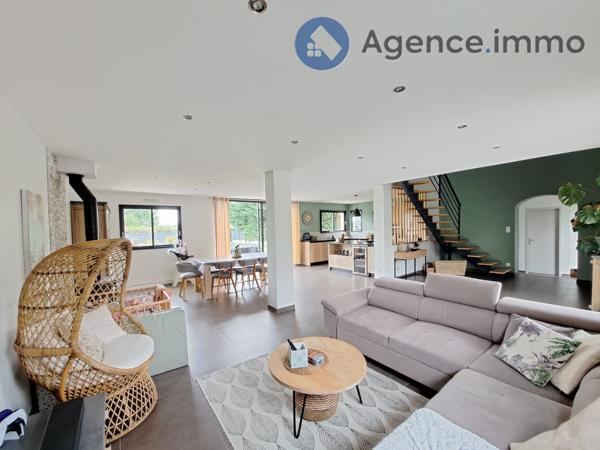 À vendre - Maison plain-pied, 6 pièces située à Écommoy (72220)