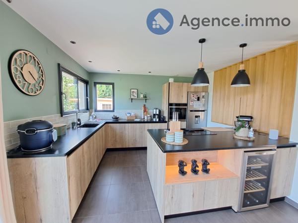 À vendre - Maison plain-pied, 6 pièces située à Écommoy (72220)