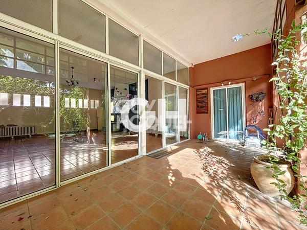 A vendre PERPIGNAN (66000) : maison T9 (223 m²) AVEC PISCINE