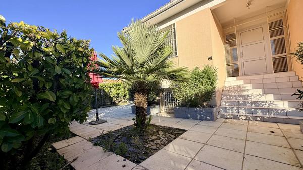 Acheter une Maison contemporaine à Bordeaux Caudéran Pins Francs / Golf Bordelais 4 chambres/ 2 SDE/ Garage/ Jardin et terrasse