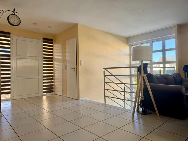 Acheter une Maison contemporaine à Bordeaux Caudéran Pins Francs / Golf Bordelais 4 chambres/ 2 SDE/ Garage/ Jardin et terrasse