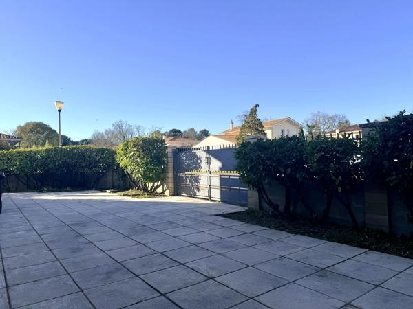 Acheter une Maison contemporaine à Bordeaux Caudéran Pins Francs / Golf Bordelais 4 chambres/ 2 SDE/ Garage/ Jardin et terrasse