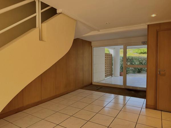 Acheter un appartement de type 1 de 36m2 à Bordeaux Caudéran dans une résidence sécurisée "Les Terrasses du Golf" une place de stationnementavec gardien et piscine
