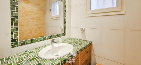 BLANQUEFORT Centre-ville - Maison en pierre 3 chambres + 1 bureau - Piscine, jardin, parking privatif