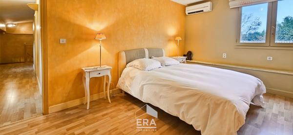 BLANQUEFORT Centre-ville - Maison en pierre 3 chambres + 1 bureau - Piscine, jardin, parking privatif