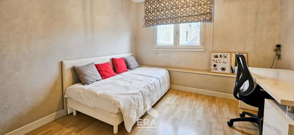 BLANQUEFORT Centre-ville - Maison en pierre 3 chambres + 1 bureau - Piscine, jardin, parking privatif