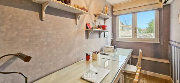 BLANQUEFORT Centre-ville - Maison en pierre 3 chambres + 1 bureau - Piscine, jardin, parking privatif