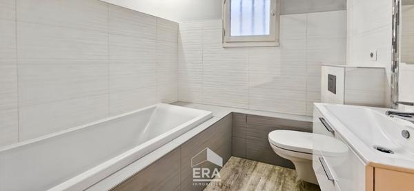 BLANQUEFORT Centre-ville - Maison en pierre 3 chambres + 1 bureau - Piscine, jardin, parking privatif