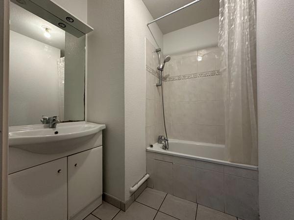 33300 BORDEAUX Maritime- Appartement 2 pièces à vendre-