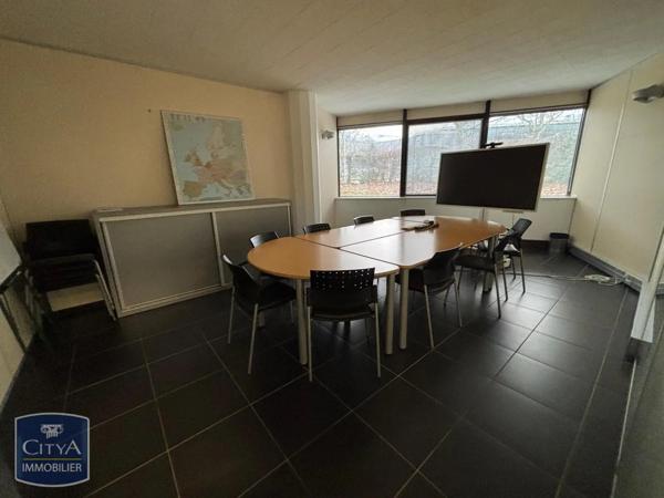 Local professionnel à vendre 159.3m²