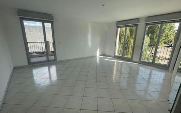 Appartement à louer    3 pièces •  Pont-l'Évêque