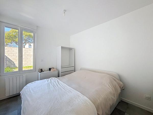 Appartement rénové T2, extérieur et place de stationnement - rive droite, Hennebont