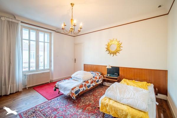 Immeuble à vendre |  Saint-Vincent-de-Tyrosse |  550 m²