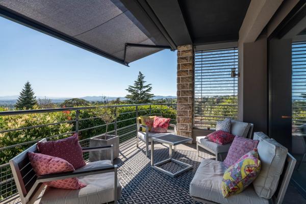 St Cyr-Au-Mont-D'Or - Maison de 240 m² environ - Terrain de 1530 m² - 5 Chambres - Piscine