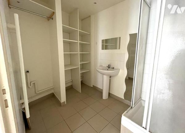 Nantes hyper centre Bouffay, T3 de 71 m², en option : greniers de 83 m² au dessus.