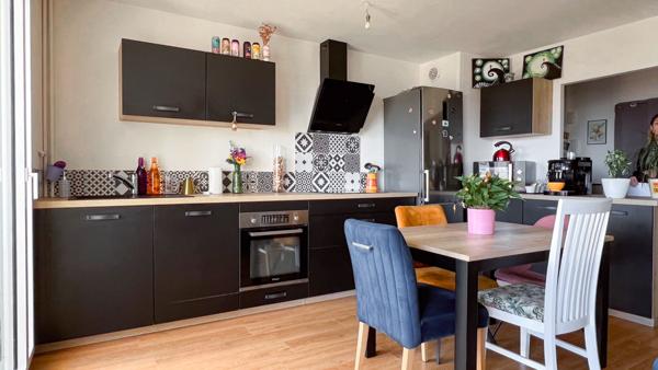 A VENDRE Appartement 4 pièces à Angers - Salpinte, 82 m², 3 chambres, grand séjour exposé sud-ouest