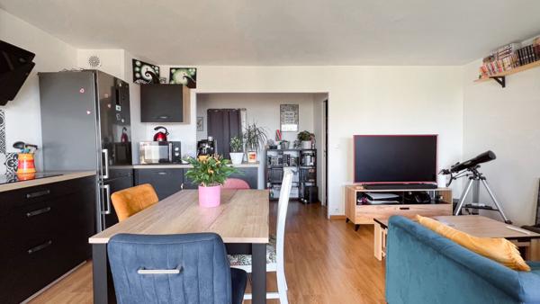A VENDRE Appartement 4 pièces à Angers - Salpinte, 82 m², 3 chambres, grand séjour exposé sud-ouest