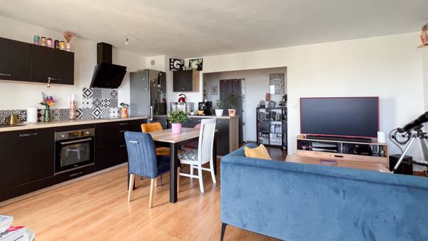 A VENDRE Appartement 4 pièces à Angers - Salpinte, 82 m², 3 chambres, grand séjour exposé sud-ouest