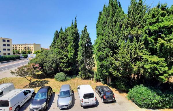 T4 entièrement rénové avec garage et parking