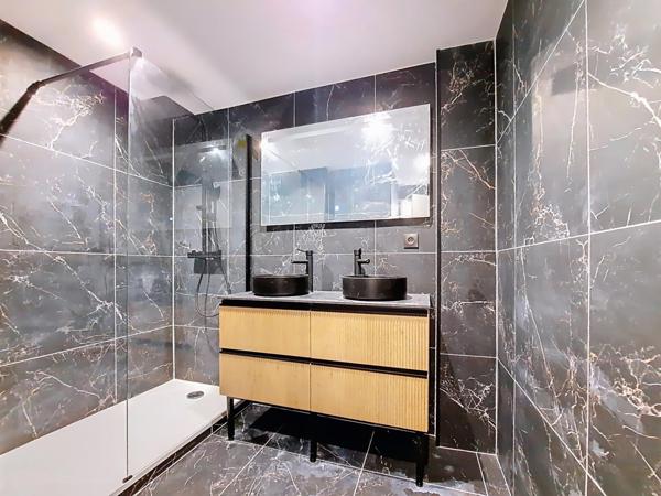 T4 entièrement rénové avec garage et parking