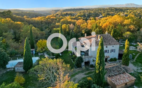 Maison à vendre    8 pièces •  Ruoms