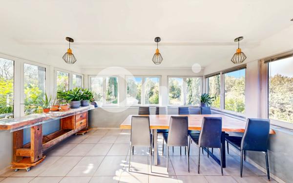 Maison à vendre    8 pièces •  Ruoms