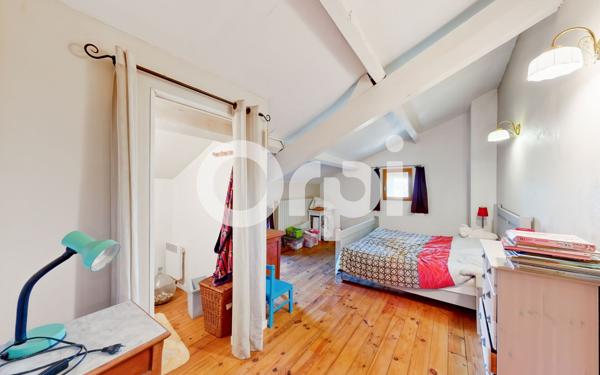 Maison à vendre    8 pièces •  Ruoms