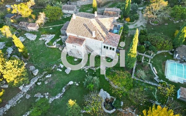 Maison à vendre    8 pièces •  Ruoms