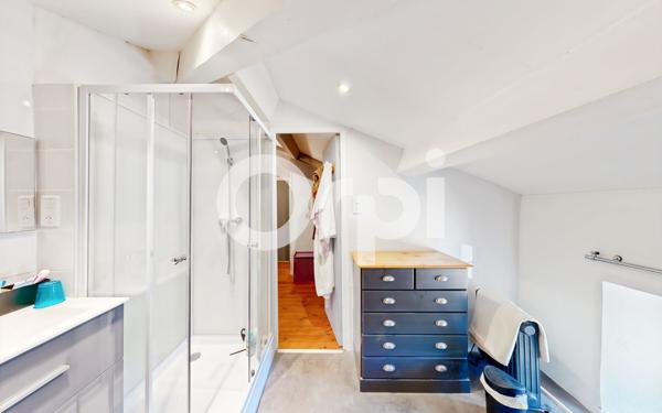 Maison à vendre    8 pièces •  Ruoms