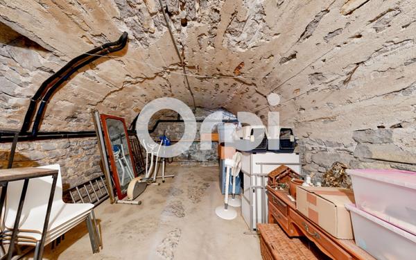 Maison à vendre    8 pièces •  Ruoms