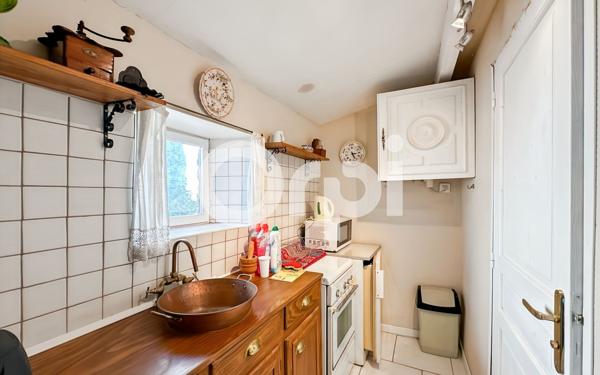 Maison à vendre    8 pièces •  Ruoms