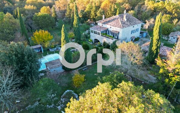 Maison à vendre    8 pièces •  Ruoms