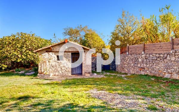 Maison à vendre    8 pièces •  Ruoms