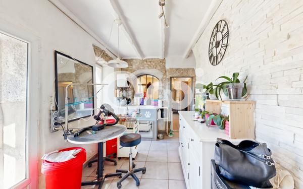 Maison à vendre    8 pièces •  Ruoms