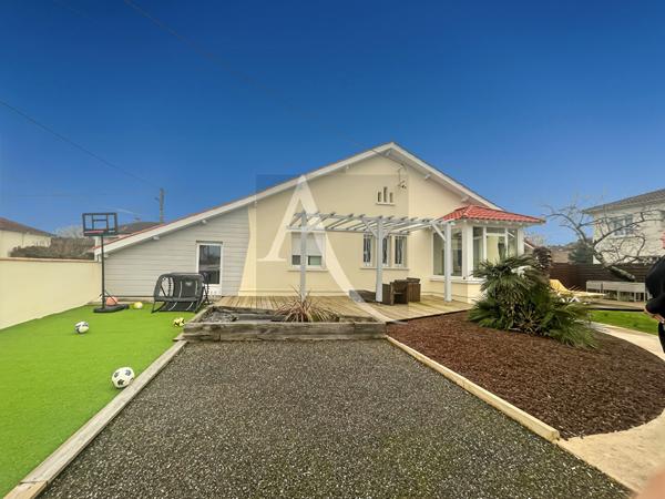 A vendre maison familiale aux prestations modernes et vie de plain-pied.