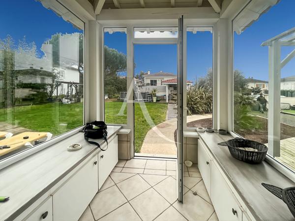 A vendre maison familiale aux prestations modernes et vie de plain-pied.