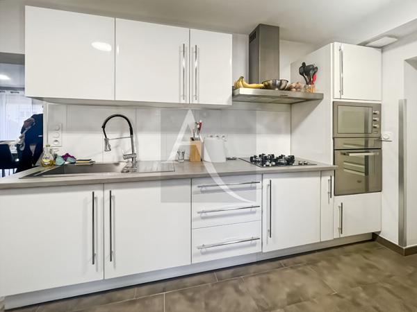 A vendre maison familiale aux prestations modernes et vie de plain-pied.