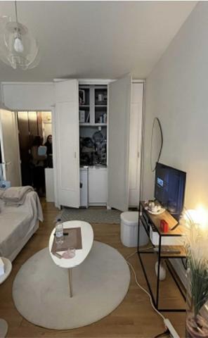 Appartement
         1 pièce
        - 19 m² 225 000 € *