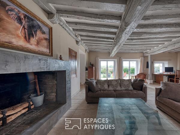 Une ferme de caractère et sa grange à réinventer, au coeur de la nature