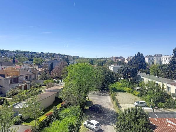 Appartement Toulouse Saint-Agne 2 pièces 42 m², avec ascenseur, parking et cave