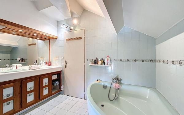 Maison à vendre    7 pièces • 174 m2 Tournon-sur-Rhône