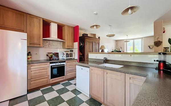 Maison à vendre    7 pièces • 174 m2 Tournon-sur-Rhône