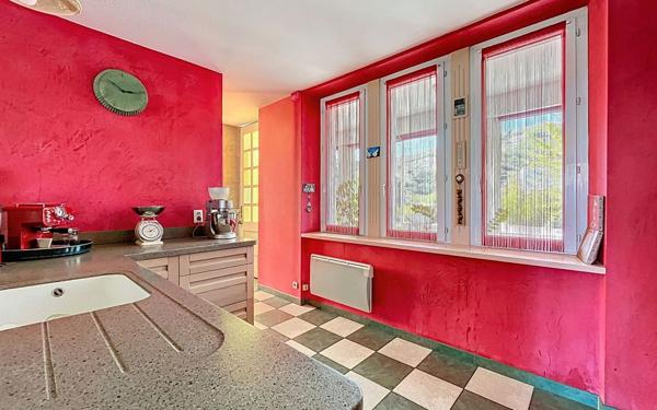 Maison à vendre    7 pièces • 174 m2 Tournon-sur-Rhône