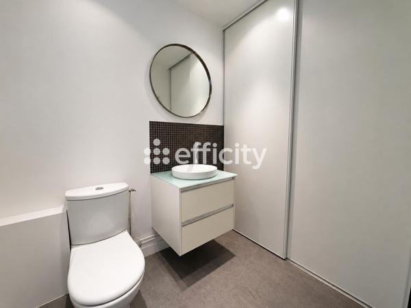 Local Commercial
         5 pièces
        - 109 m² Exclusivité 800 000 € *