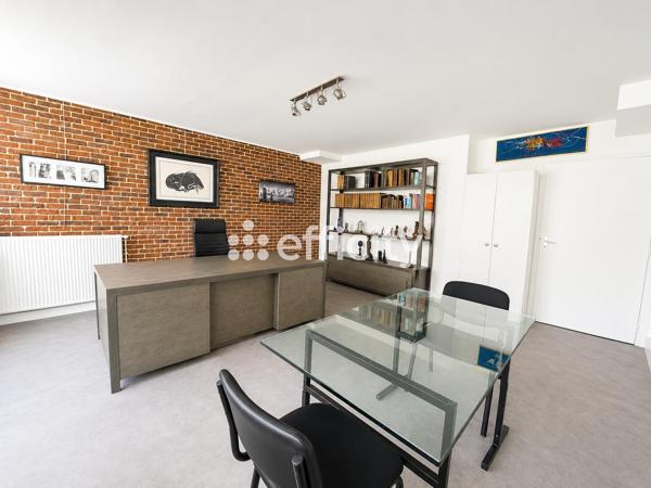 Local Commercial
         5 pièces
        - 109 m² Exclusivité 800 000 € *