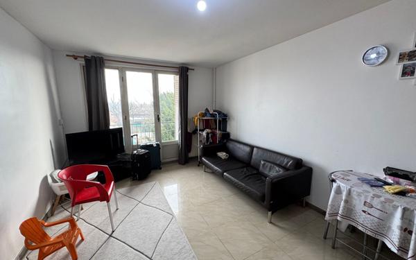 Appartement à vendre    2 pièces •  Le Blanc-Mesnil